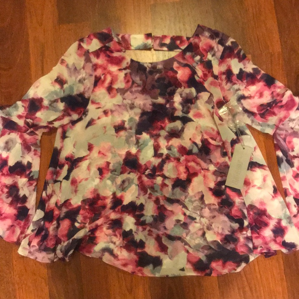 BNWT floral blouse